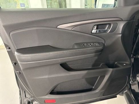 Used 2017 Honda Ridgeline Sport image 19