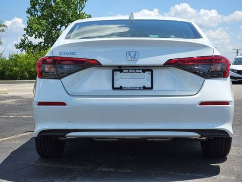 Used 2023 Honda Civic EX image 8
