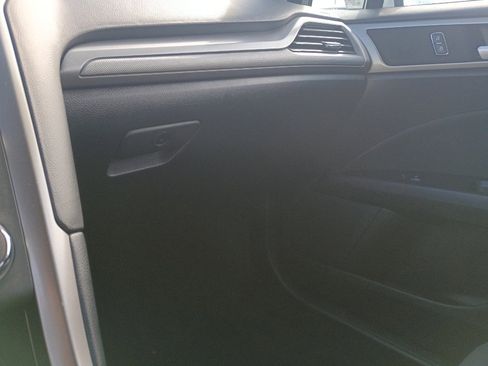 Used 2017 Ford Fusion SE image 20