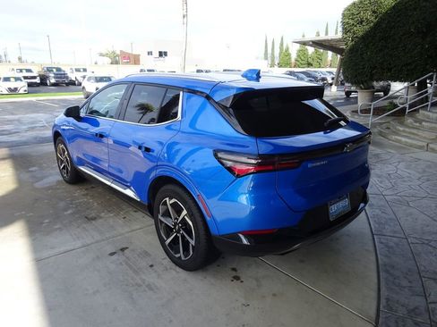 Certified 2025 Chevrolet Equinox EV LT w/ Convenience Package image 9