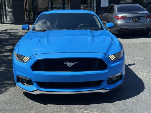 Used 2017 Ford Mustang GT RWD image 5
