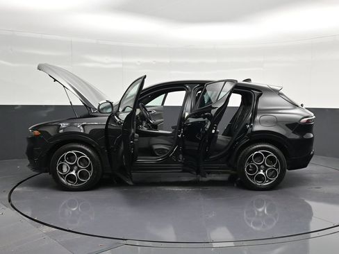 Used 2025 Alfa Romeo Tonale AWD/4WD image 44