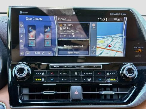 Used 2020 Toyota Highlander Platinum FWD image 33