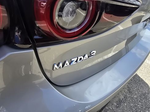 Used 2024 MAZDA MAZDA3 s FWD image 12