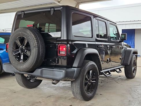 Used 2022 Jeep Wrangler Unlimited Sport image 2