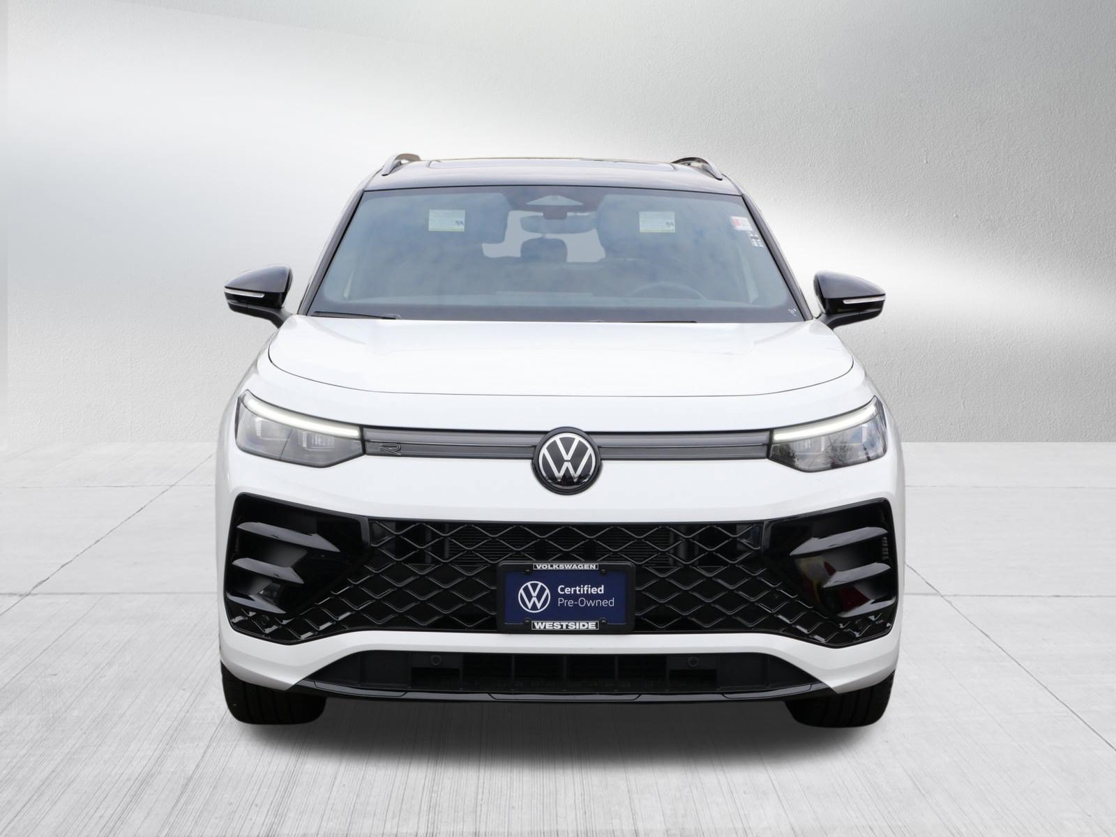 Certified 2025 Volkswagen Tiguan SE R-Line AWD/4WD image 2