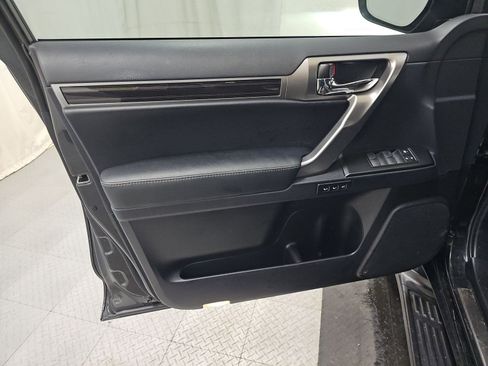 Used 2023 Lexus GX 460 Luxury w/ Sport Design Package image 10