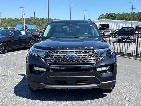 Used 2021 Ford Explorer XLT w/ Equipment Group 202A AWD/4WD image 3