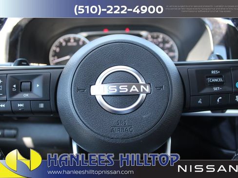 Used 2025 Nissan Pathfinder SV FWD image 29