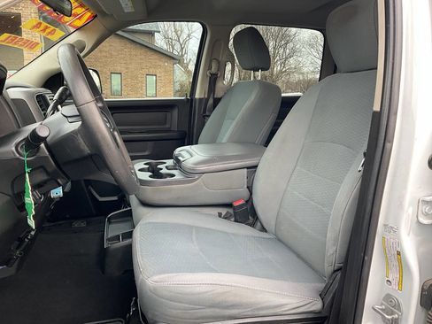 Used 2018 RAM 2500 Tradesman w/ Chrome Appearance Group image 11