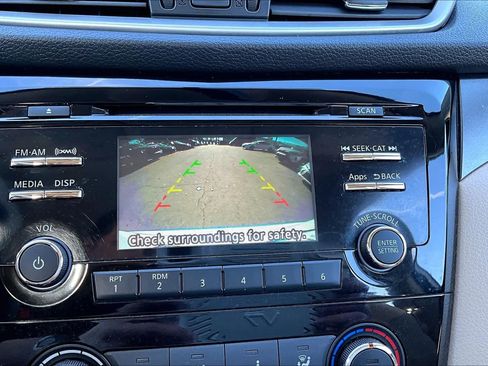 Used 2015 Nissan Rogue S image 25