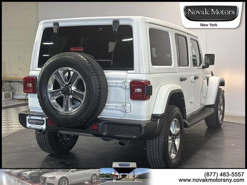 Used 2022 Jeep Wrangler Unlimited Sahara w/ Cold Weather Group AWD/4WD image 11