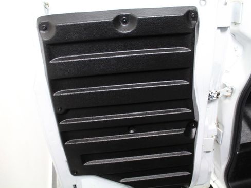 Used 2020 Chevrolet Express 2500 RWD image 23