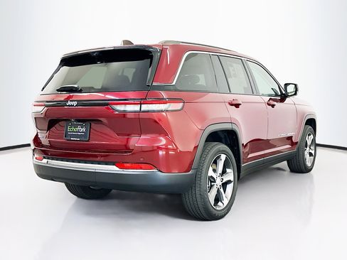 Used 2023 Jeep Grand Cherokee 4x4 w/ Luxury Tech Group II image 9