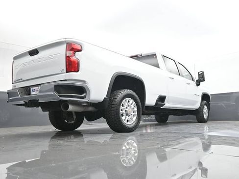 Used 2024 Chevrolet Silverado 2500 LT AWD/4WD image 45