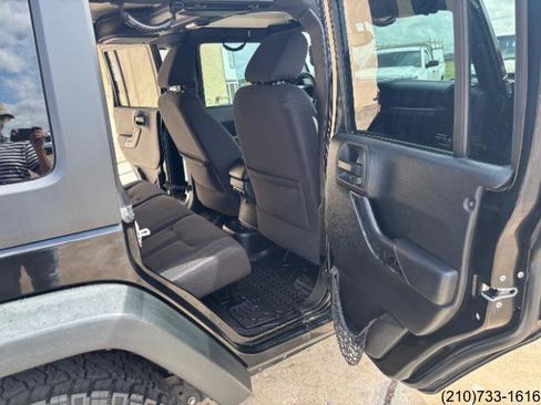Used 2015 Jeep Wrangler Unlimited Sport AWD/4WD image 27