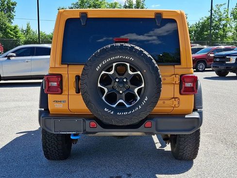 Used 2021 Jeep Wrangler Unlimited Rubicon 4xe w/ Dual Top Group AWD/4WD image 8