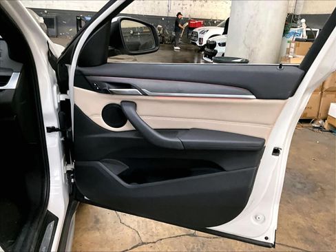 Used 2016 BMW X1 xDrive28i AWD/4WD image 26