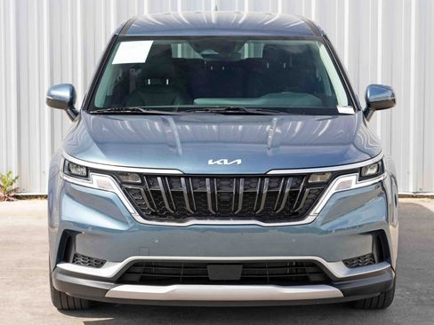 Used 2024 Kia Carnival EX image 39