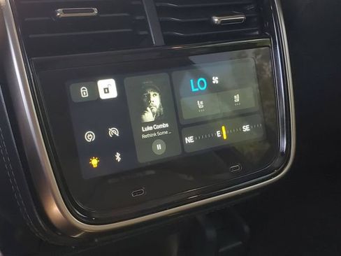Used 2023 Rivian R1S Adventure AWD/4WD image 27