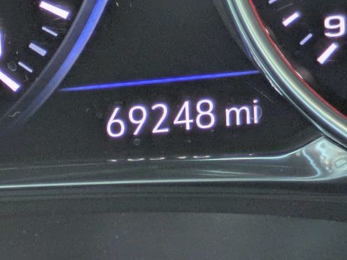 Used 2023 Chevrolet Traverse Premier FWD image 25