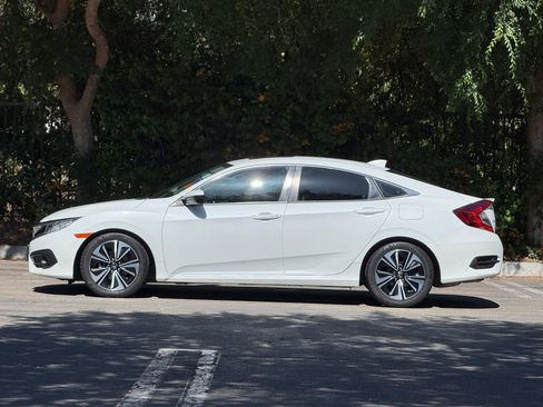 Used 2016 Honda Civic EX-T image 2