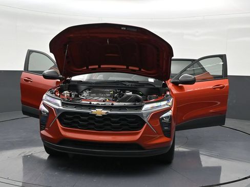 Used 2024 Chevrolet Trax LS FWD image 37