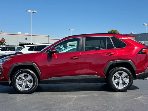 Used 2022 Toyota RAV4 XLE image 9