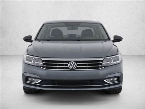 Used 2015 Volkswagen Jetta Sport FWD image 2