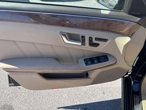 Used 2013 Mercedes-Benz E 350 Sedan image 16