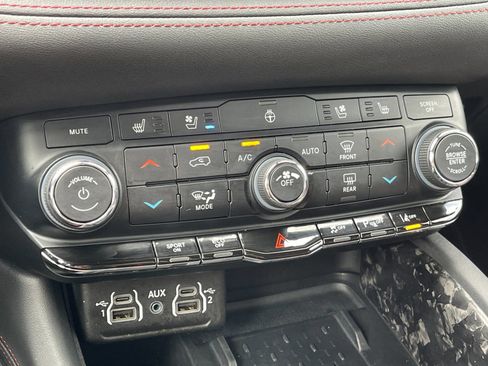 Used 2025 Dodge Durango R/T AWD/4WD image 25
