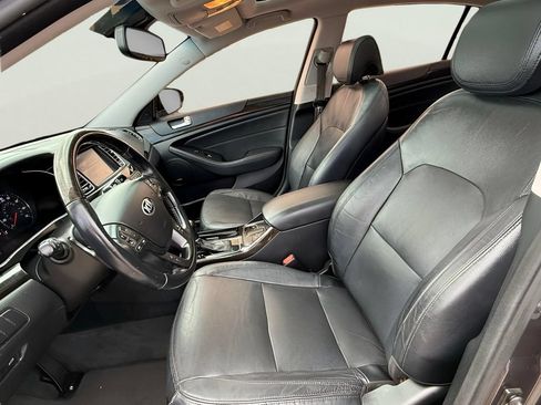 Used 2016 Kia Cadenza Premium FWD image 29