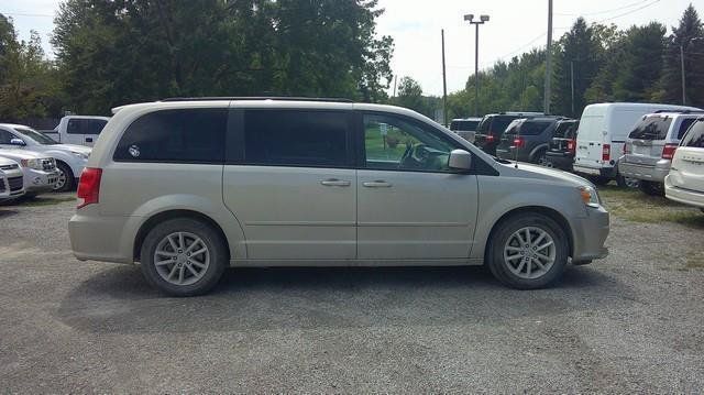 Used 2016 Dodge Grand Caravan SXT FWD image 11