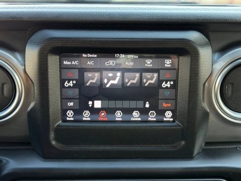 Used 2021 Jeep Wrangler Unlimited Sahara AWD/4WD image 28