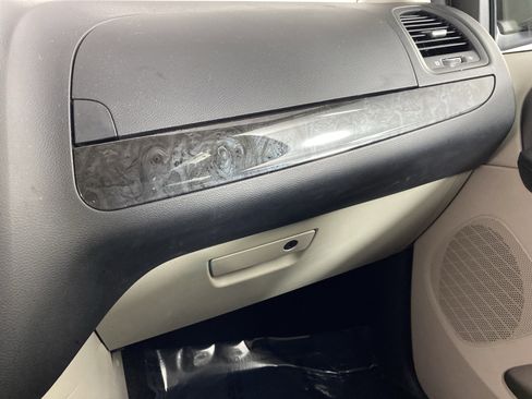 Used 2017 Dodge Grand Caravan SE w/ Power Window Group FWD image 29