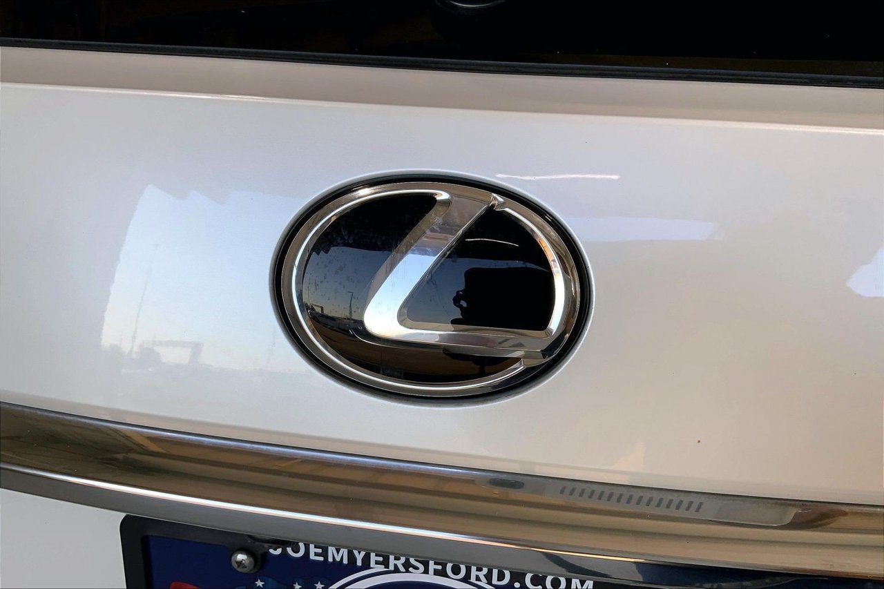 Used 2022 Lexus RX 350L FWD w/ Premium Package image 31