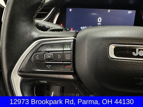 Used 2022 Jeep Grand Cherokee L Laredo w/ Luxury Tech Group I AWD/4WD image 13