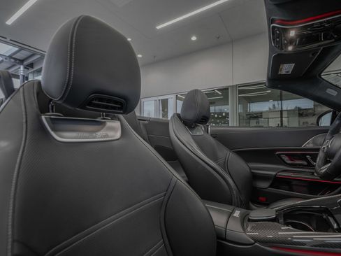 Used 2022 Mercedes-Benz SL 55 AMG 4MATIC image 36