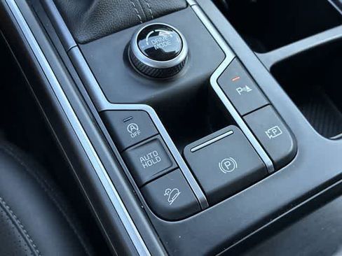 Used 2024 Kia Sorento S FWD image 39