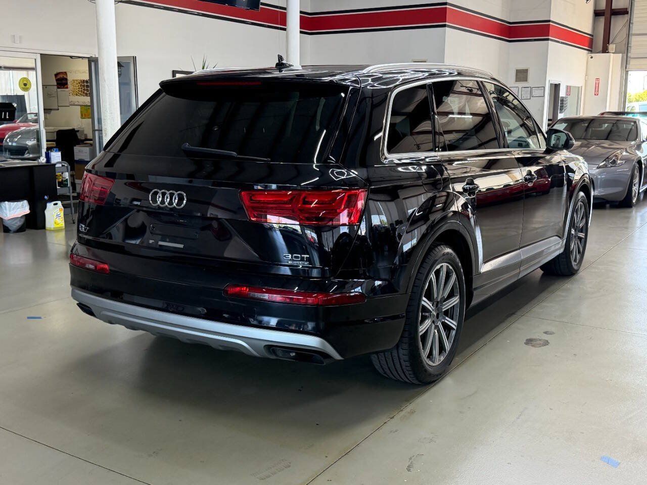 Used 2018 Audi Q7 3.0T Prestige AWD/4WD image 2