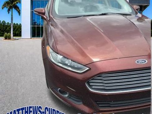 Used 2016 Ford Fusion SE FWD image 3