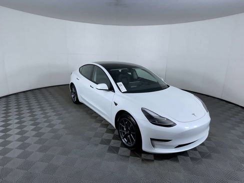 Used 2023 Tesla Model 3 Long Range image 2