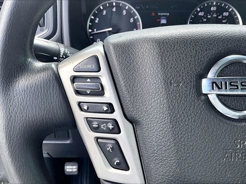 Used 2022 Nissan Titan SV RWD image 19