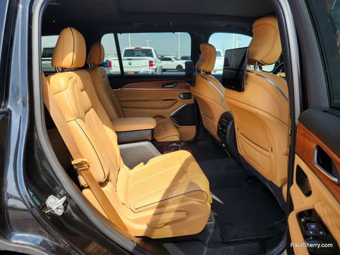 Used 2025 Jeep Grand Cherokee L Summit image 52