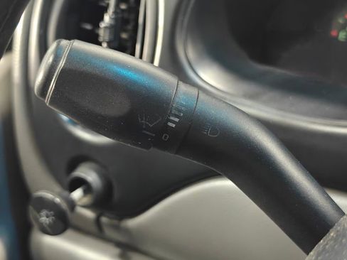 Used 2001 Ford E-350 and Econoline 350 XLT image 8