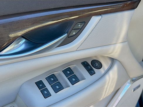 Used 2017 Cadillac Escalade Premium Luxury image 24