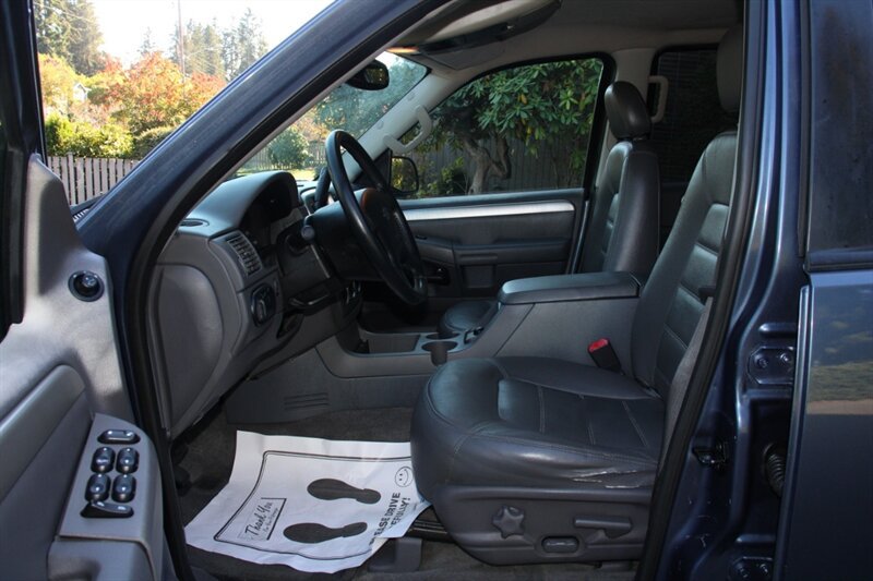 Used 2003 Ford Explorer XLT AWD/4WD image 7