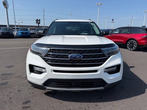 Used 2023 Ford Explorer XLT w/ Equipment Group 202A AWD/4WD image 2