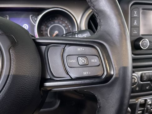Used 2019 Jeep Wrangler Unlimited Sport S AWD/4WD image 25