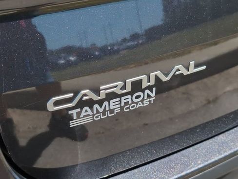 Used 2023 Kia Carnival LX image 5